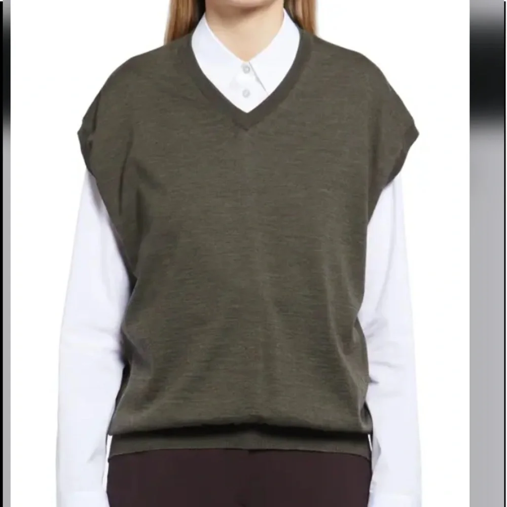 THE ROW Dawn Merino Wool Vest S2. - Picture 8 of 16
